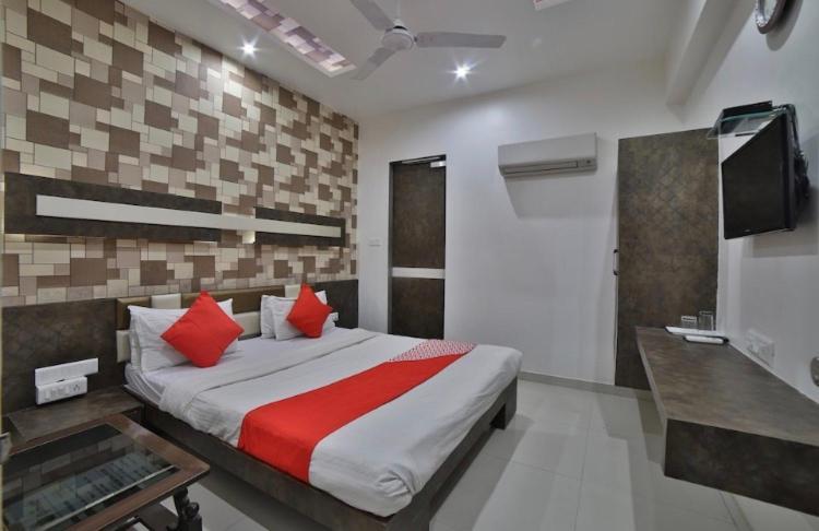 Hotel Green Apple Gandhinagar Dış mekan fotoğraf