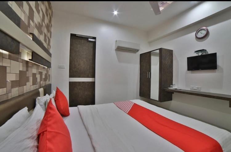 Hotel Green Apple Gandhinagar Dış mekan fotoğraf