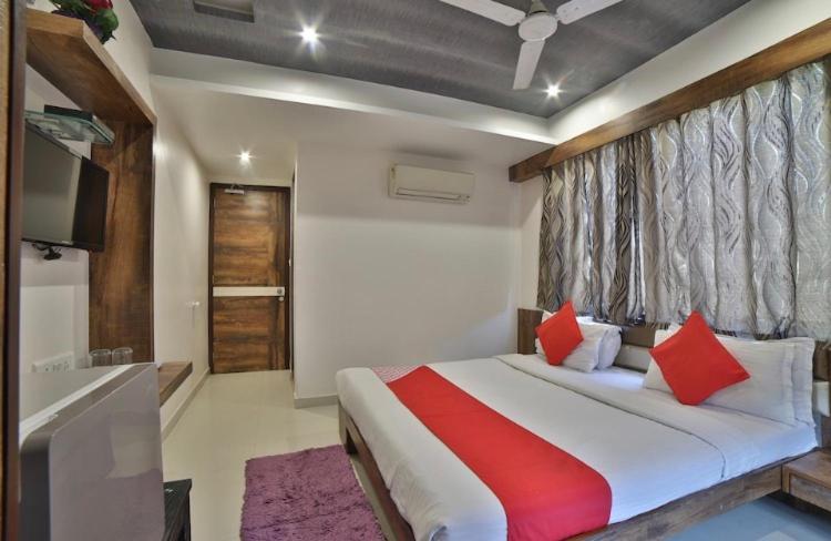 Hotel Green Apple Gandhinagar Dış mekan fotoğraf